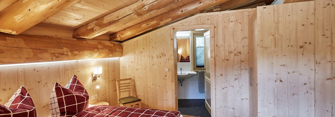 Dreibettzimmer + Bad (Nord oben) - Haus im Giessen - Oetz