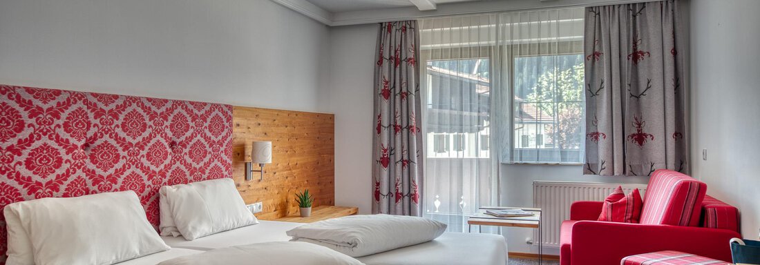 20250503 Zirbenzimmer mit Balkon 2 - Haus Waldesruh - Oetz