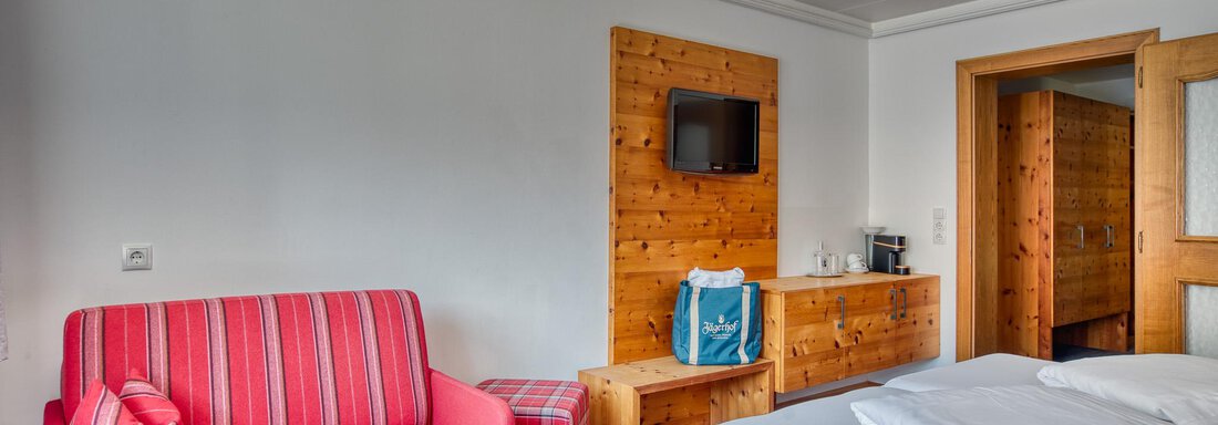 20250503 Zirbenzimmer mit Balkon 3 - Haus Waldesruh - Oetz