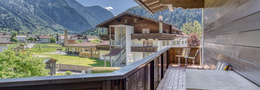 20250503 Zirbensuite mit Balkon 8 - Haus Waldesruh - Oetz