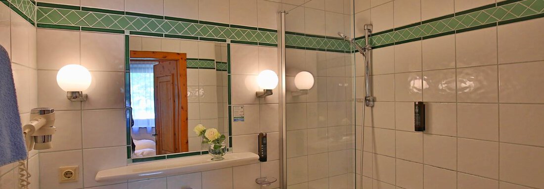 Badezimmer_booking - Hotel 3 Mohren - Oetz