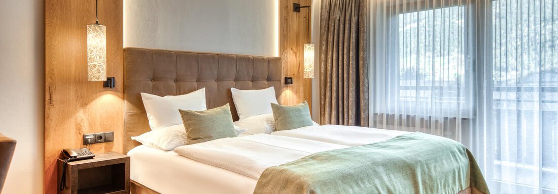 20250404 #212 DZ Deluxe 1 - Hotel Habicher Hof - Oetz