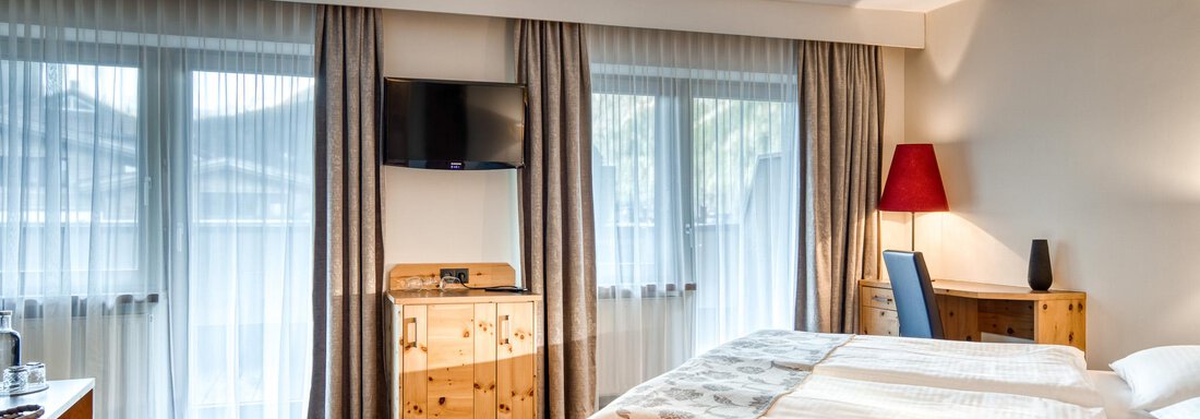 20250404 #107 Zirbensuite 2 Pax 1 - Hotel Habicher Hof - Oetz