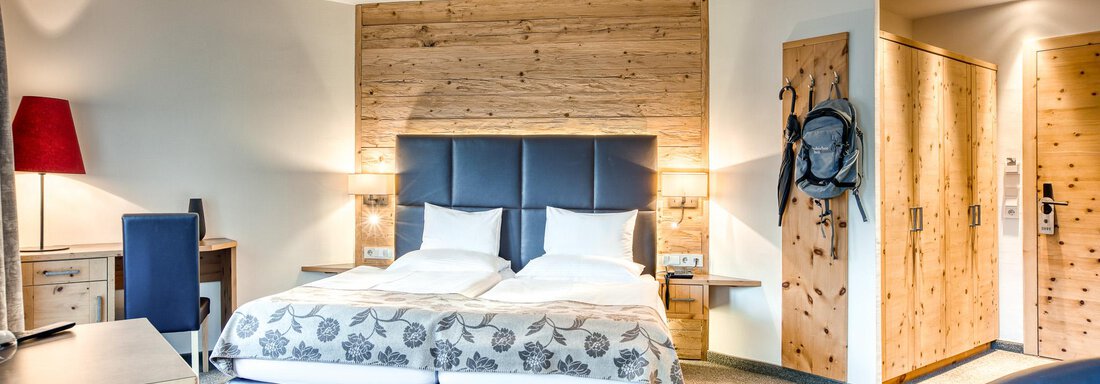 20250404 #107 Zirbensuite 2 Pax 2 - Hotel Habicher Hof - Oetz