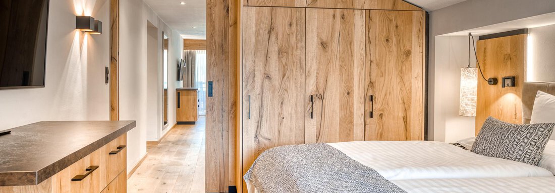 20250404 #405 Familiensuite Deluxe 2 - Hotel Habicher Hof - Oetz