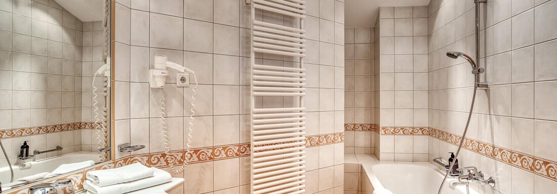 20250404 #302 Familiensuite Landhaus 5 - Hotel Habicher Hof - Oetz