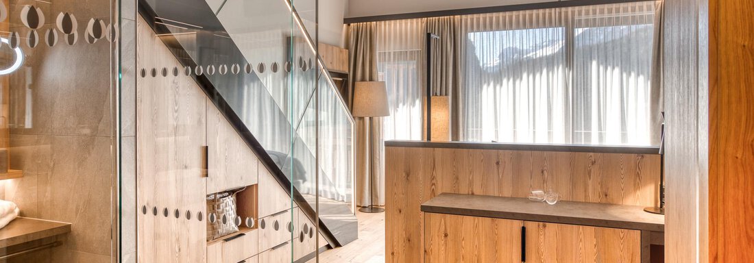 20250404 #501 Skysuite Deluxe 1 - Hotel Habicher Hof - Oetz