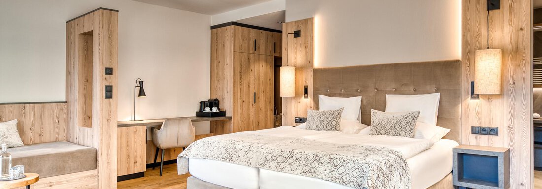 20250404 #409 Panoramasuite 3 Pax 4 - Hotel Habicher Hof - Oetz