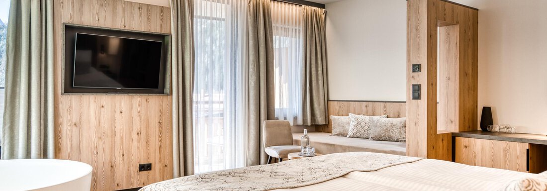 20250404 #409 Panoramasuite 3 Pax 3 - Hotel Habicher Hof - Oetz