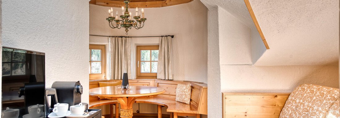 20250404 #303 Romantiksuite 4 - Hotel Habicher Hof - Oetz