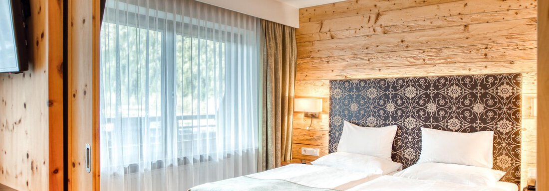 20250404 #307 Zirbensuite 4 Pax 2 - Hotel Habicher Hof - Oetz