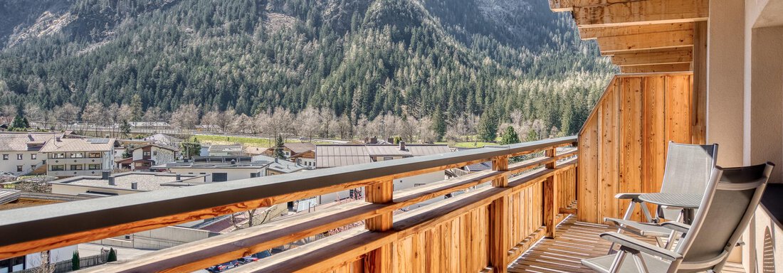 20250404 #307 Zirbensuite 4 Pax 6 - Hotel Habicher Hof - Oetz