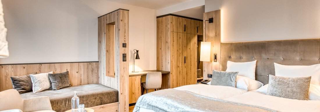 20250404 #316 Alpinsuite 3 Pax 2 - Hotel Habicher Hof - Oetz