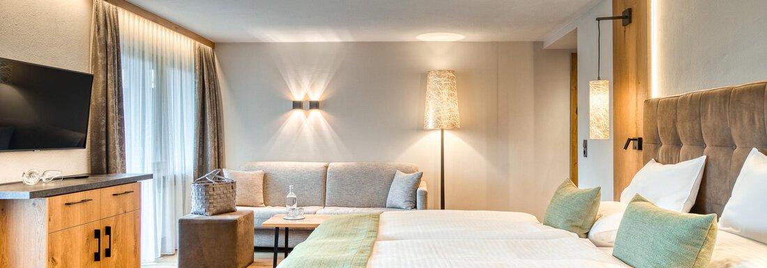 20250404 #209 Alpinsuite 4 Pax 2 - Hotel Habicher Hof - Oetz