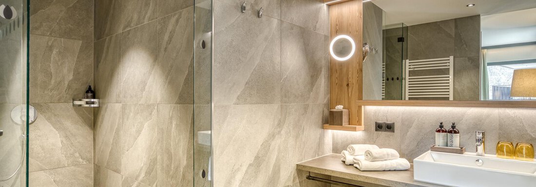 20250404 #409 Panoramasuite 3 Pax 5 - Hotel Habicher Hof - Oetz