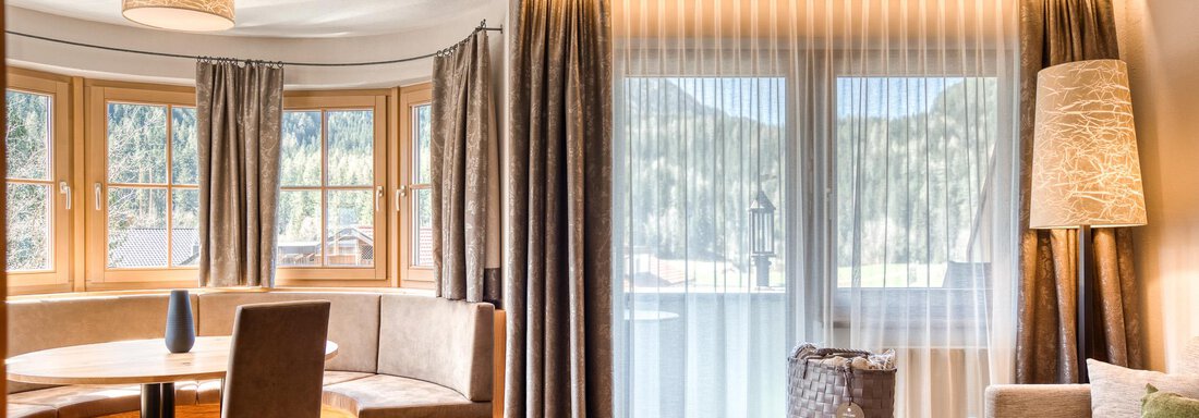 20250404 #104 Turmsuite Deluxe 3 - Hotel Habicher Hof - Oetz