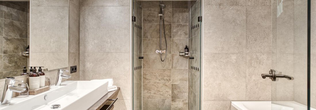 20250404 #104 Turmsuite Deluxe 5 - Hotel Habicher Hof - Oetz