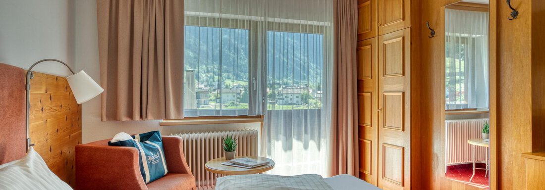 20250503 DZ mit Balkon (max. 2) 3 - Hotel Jägerhof - Oetz