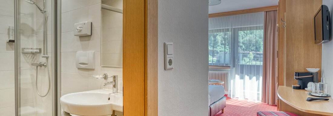 20250503 DZ mit Balkon (max. 2) 1 - Hotel Jägerhof - Oetz