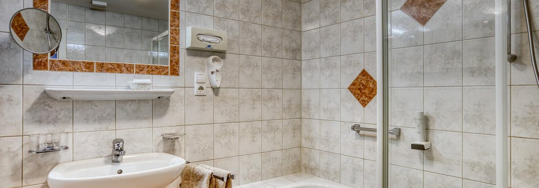 20250503 DZ mit Balkon (max. 2) 10 - Hotel Jägerhof - Oetz