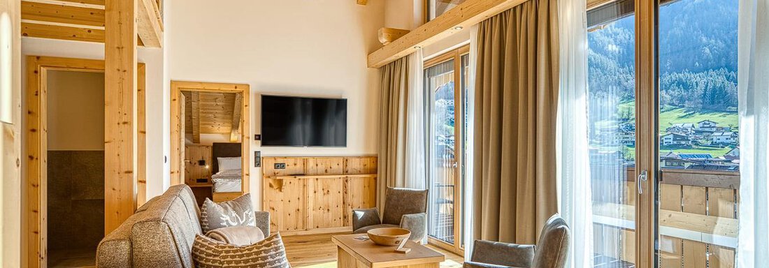 Wohnraum Zirbensuite Tiroler Adler - Posthotel Kassl - Oetz