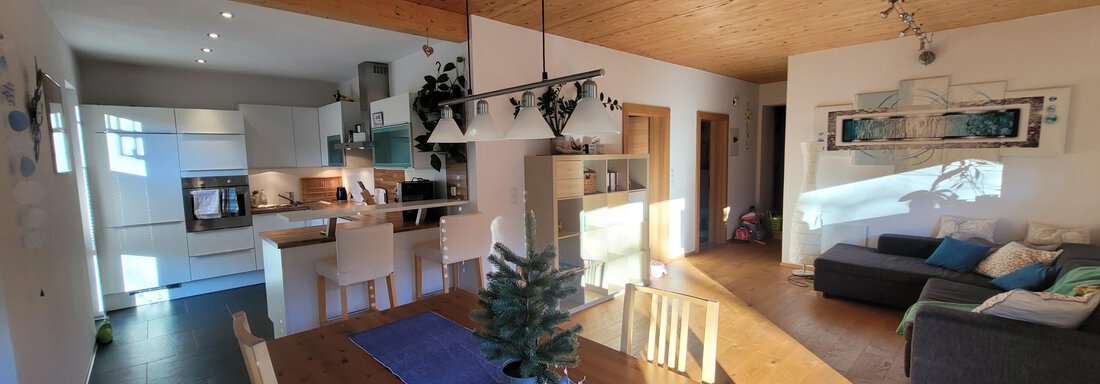 Wohnbereich mit Küche Wohnbereich mit Küche - Ferienwohnung "Kleine Auszeit" - Ötztal Bahnhof