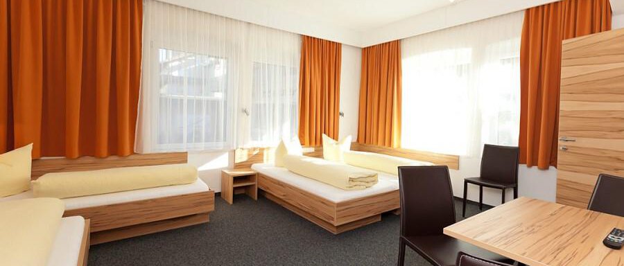 Mehrbettzimmer Mehrbettzimmer - Hotel Garni Gletschertor*** - Ötztal Bahnhof