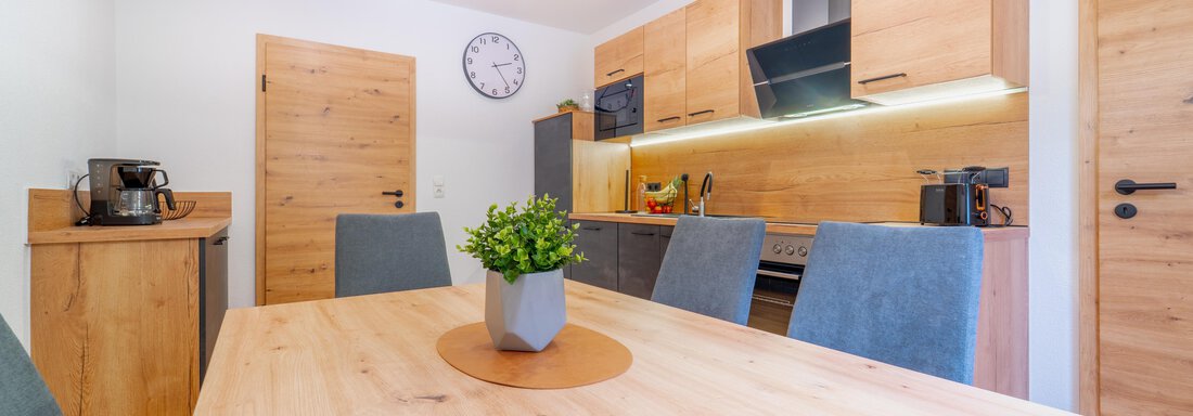 02-01-Kueche-Max - Oetztaler Lausbubenhaus Max & Moritz - Ötztal Bahnhof