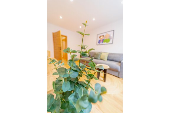 02-14-Wohnzimmer-Max - Oetztaler Lausbubenhaus Max & Moritz - Ötztal Bahnhof