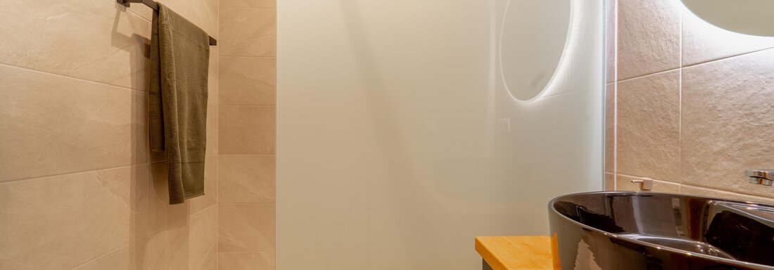 02-23-Bad-Max - Oetztaler Lausbubenhaus Max & Moritz - Ötztal Bahnhof