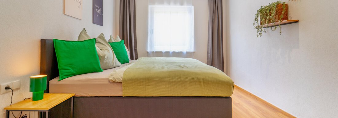 02-42-Schlafzimmer-1-Max - Oetztaler Lausbubenhaus Max & Moritz - Ötztal Bahnhof