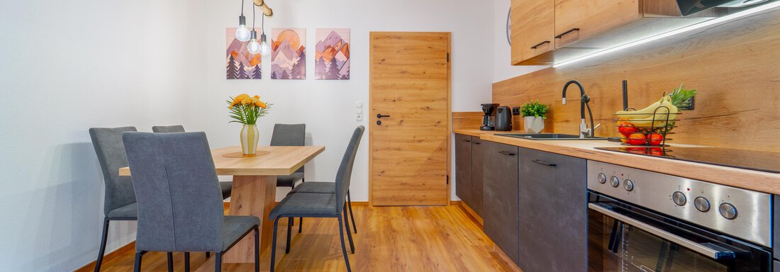 01-03-Kueche-Moritz - Oetztaler Lausbubenhaus Max & Moritz - Ötztal Bahnhof