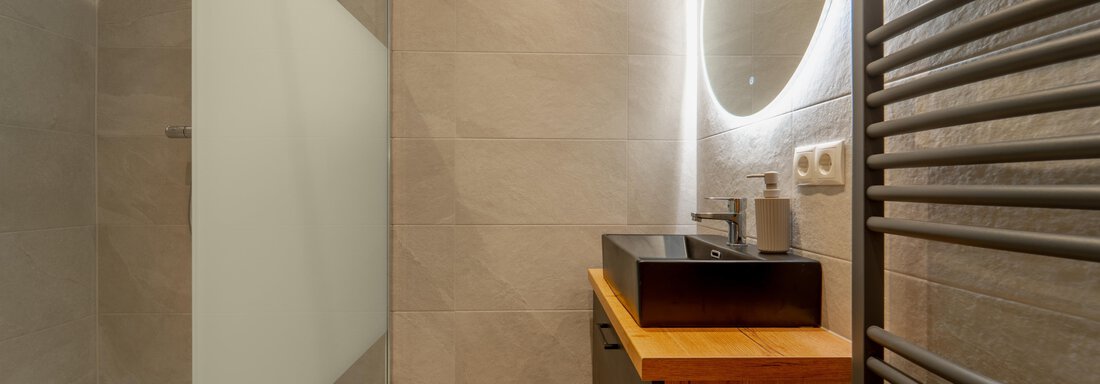 01-22-Bad-Moritz - Oetztaler Lausbubenhaus Max & Moritz - Ötztal Bahnhof