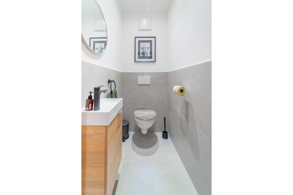 01-31-WC-Moritz - Oetztaler Lausbubenhaus Max & Moritz - Ötztal Bahnhof