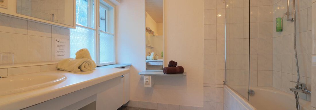 Bad - Wanne, Dusche - bei Herrmann´s - Sautens