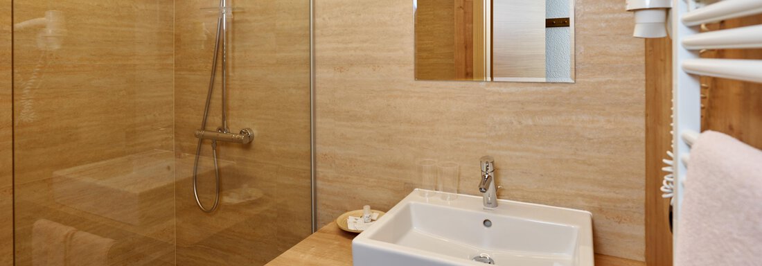 Badezimmer - Biker Gasthof Hotel Post - Sautens