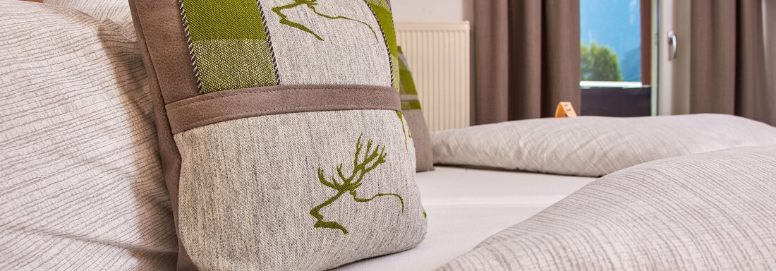 Wohn-Schlafzimmer - Biker Gasthof Hotel Post - Sautens
