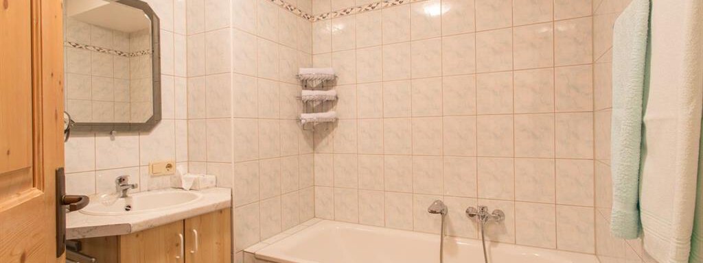 Panorama Badezimmer - Ferienhof Haderlehn - Sautens