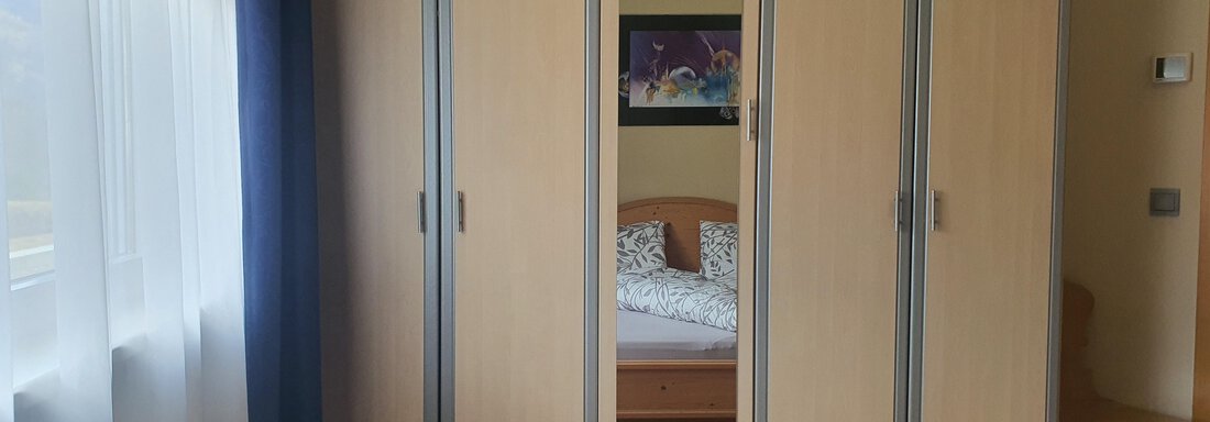 Großes Schlafzimmer 3 - Ferienwohnung Wilhelm - Sautens