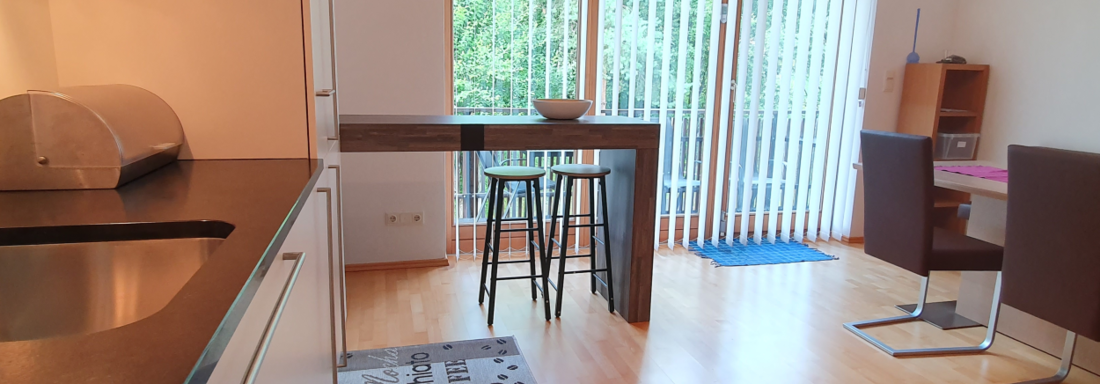 Large kitchen with kitchen bar - Ferienwohnung "Zum Glück" - Sautens