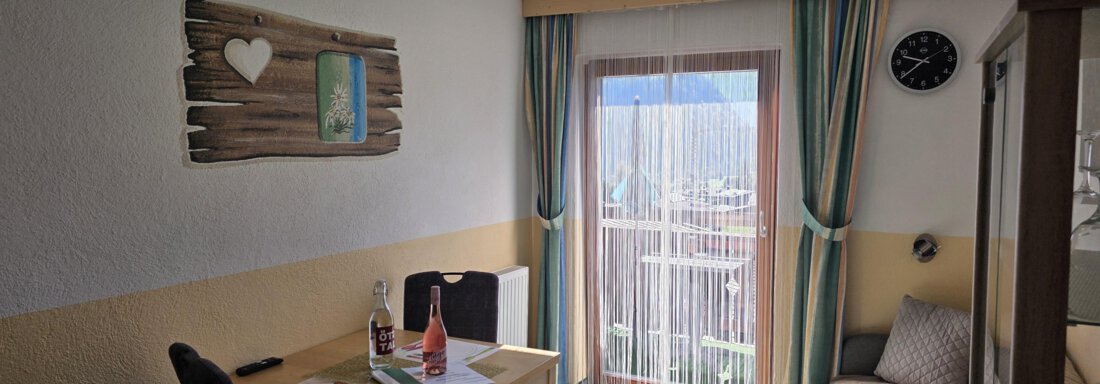 Wohn/ Esszimmer - Gästehaus Fernblick - Sautens