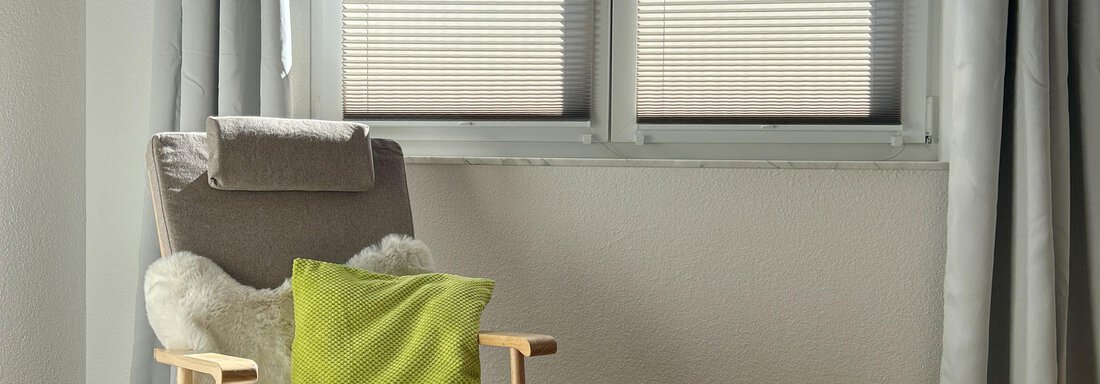 Zimmer_2_Schaukelstuhl - Haus Dahuam - Sautens