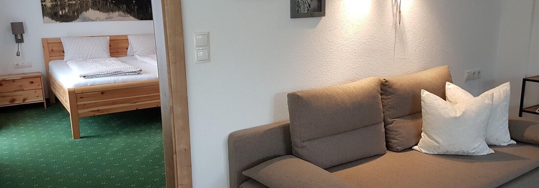 Blick ins Schlafzimmer | © Fam. Rettenbacher Blick ins Schlafzimmer - Haus Sonnegg - Sautens