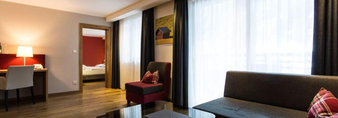 Suite Roter Kogel Wohnbereich - Hotel Ritzlerhof - Sautens