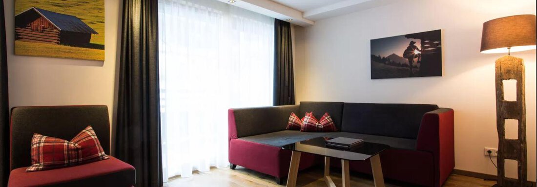 Suite Roter Kogel Wohnbereich - Hotel Ritzlerhof - Sautens