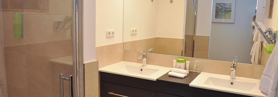 Badezimmer Tschirgant - Hotel Ritzlerhof - Sautens