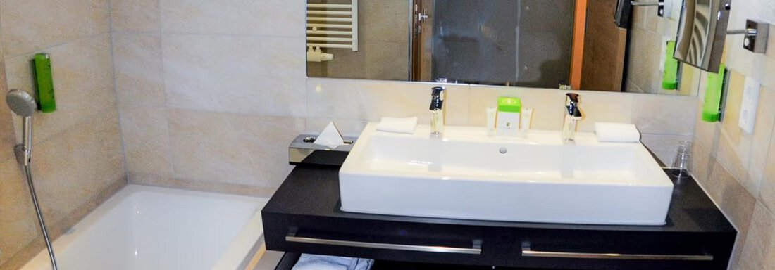 Badezimmer Junior Suite Karkopf Alpin - Hotel Ritzlerhof - Sautens