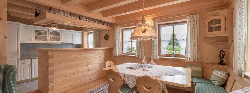 Küche mit Essplatz - Ötztal Chalet - Sautens