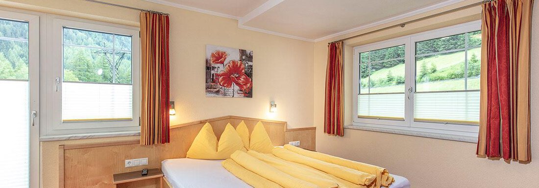 MonAlisa-Soelden-Grieskogl-Dreibettzimmer1-2 - Appartement MonAlisa - Sölden