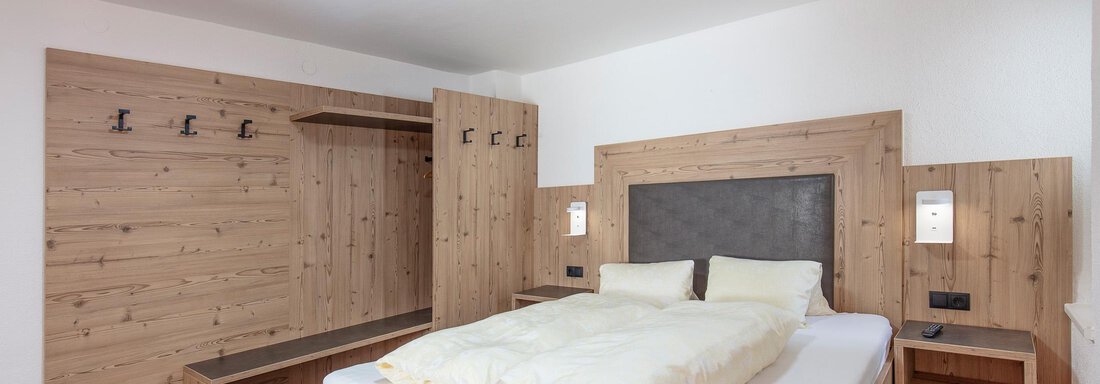 Zimmer 1 | © Ennemoser (CC C) Zimmer 1 - Appartementhaus Fender - Sölden